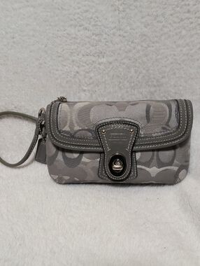 Vintage Coach Legacy Signature Gray Canvas Turnlock Wristlet